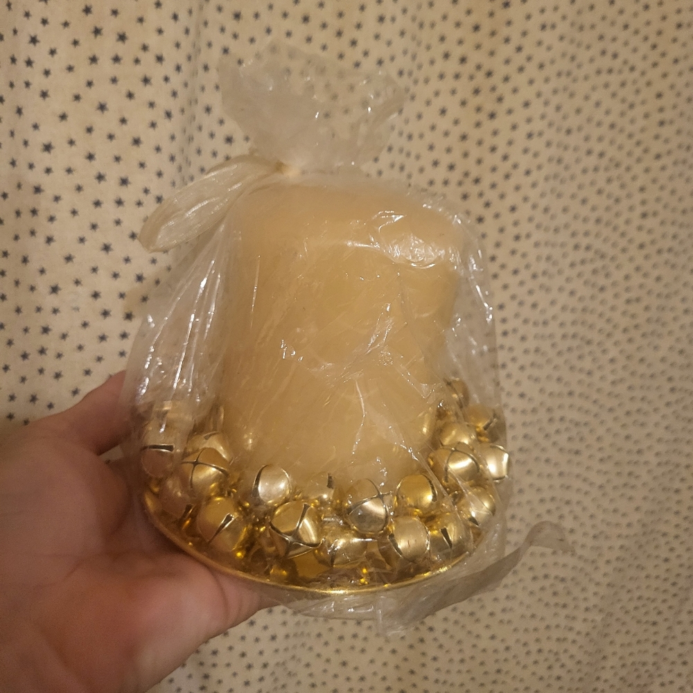 Candle with bells and star plate